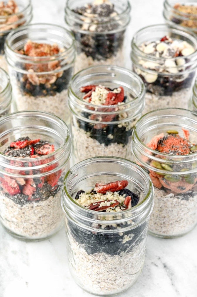 One jar, 5-minute Instant Oatmeal Jars are the perfect grab n' go breakfast for hectic mornings. Simple, nutrient packed, customizable and kid friendly.