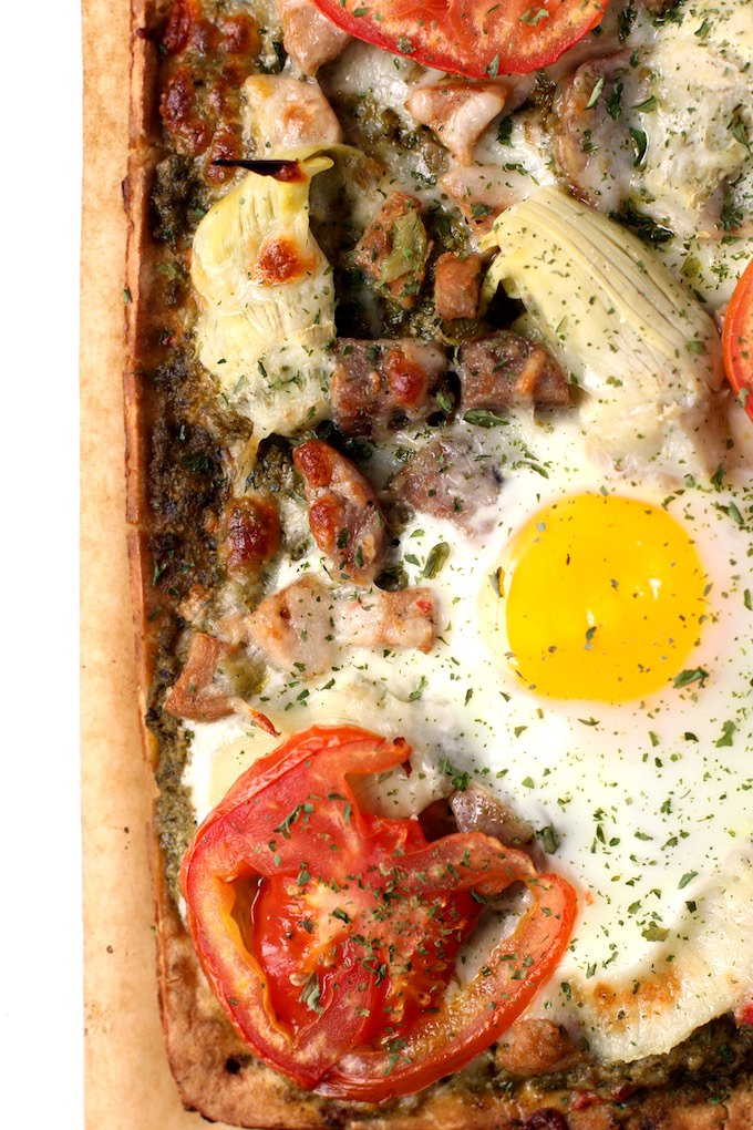 Sausage Egg and Pesto Pizza - Table ready in 20 minute!