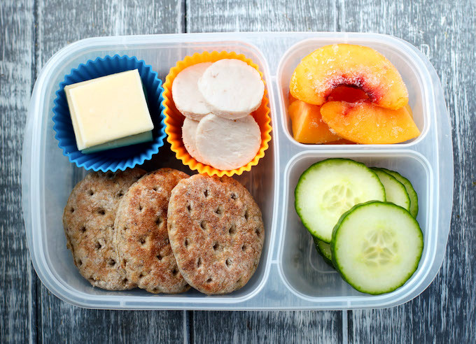 Homemade Turkey and Cheese Lunchable