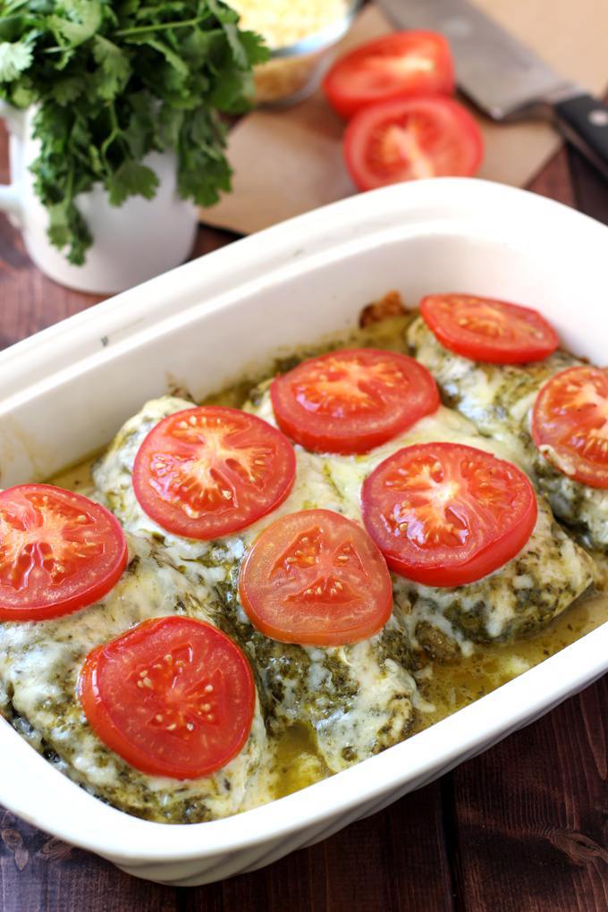 Chicken Pesto Bake - Simple 4 ingredient dinner that is perfect for those "I need dinner now!" moments!