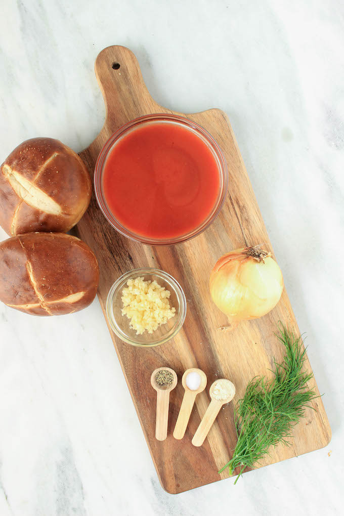 Healthy Slow Cooker Buffalo Chicken is simple to make, requiring just 1 bowl and 10 minutes prep. Seasoned chicken, fresh garlic and dill, spicy cayenne pepper sauce, ground black pepper and zesty onion powder. #lowcarb #recipemakeover