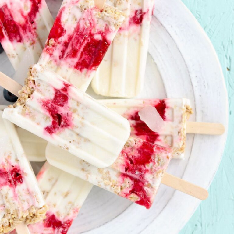 Healthy all Whole-Food Breakfast Popsicles that require just 5 ingredients and 10 minutes prep. A fun new on-the-go breakfast that's perfect for Summer!