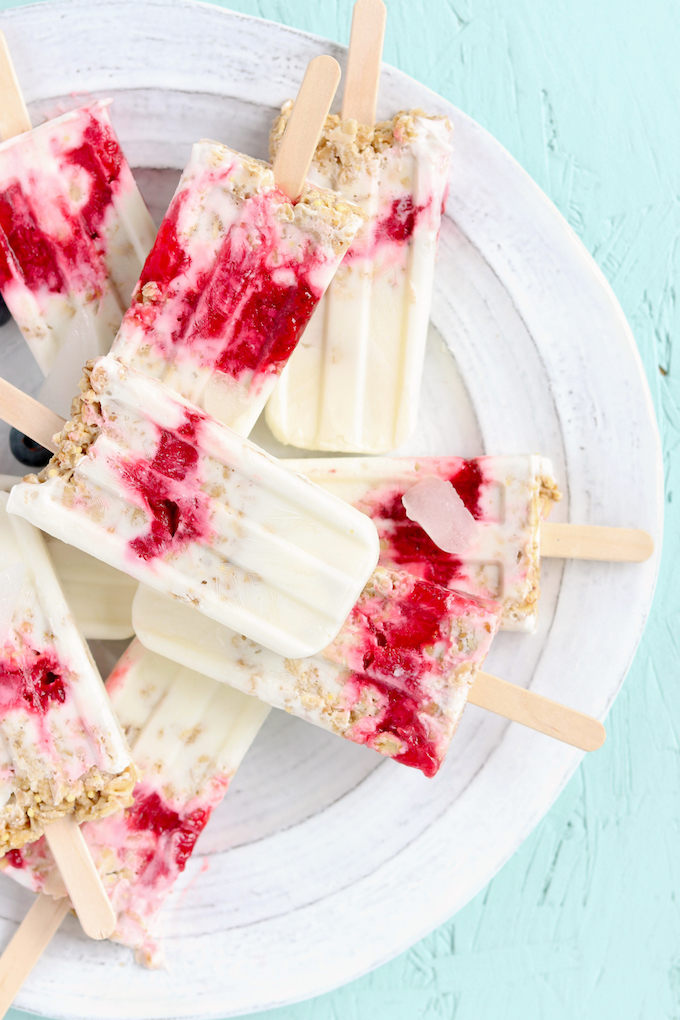 Healthy all Whole-Food Breakfast Popsicles that require just 5 ingredients and 10 minutes prep. A fun new on-the-go breakfast that's perfect for Summer!