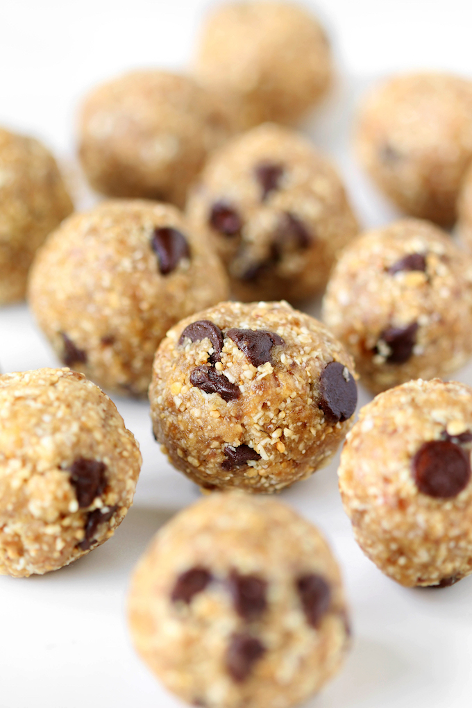 Easy, 8 ingredient No-Bake Peanut Butter Chocolate Chip Energy Balls are packed with protein, healthy fats and fiber. A perfect grab-n-go breakfast or snack.