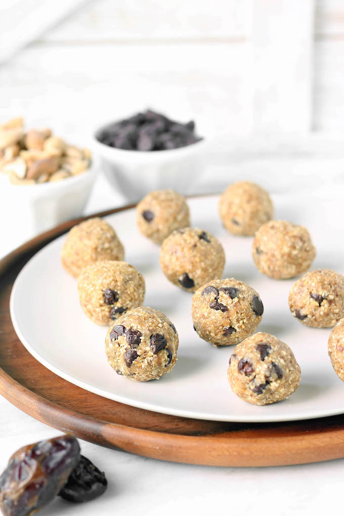 Easy, 8 ingredient No-Bake Peanut Butter Chocolate Chip Energy Balls are packed with protein, healthy fats and fiber. A perfect grab-n-go breakfast or snack.