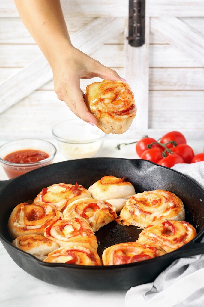 6-Ingredient Pizza Rolls are simple to make, requiring only 10 minutes to throw together. Make Ahead and Freezer Friendly, the perfect for snacking, lunch boxes or even a quick dinner.