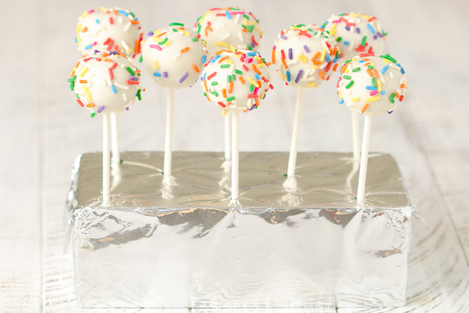 How To Make 4Ingredient Cake Pops (Easy Recipe) Simply Sissom